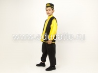 Татарский народный костюм (мальчик): рубаха, штаны, жилет, головной убор.