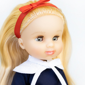 Кукла Полли в гимназии